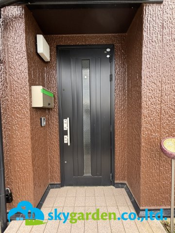 平塚市長持　中古戸建の玄関