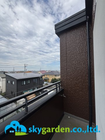 平塚市長持　中古戸建のバルコニー