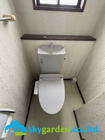 平塚市長持　中古戸建のトイレ