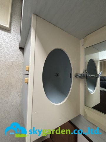 平塚市長持　中古戸建の洗面所