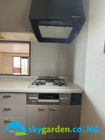 平塚市長持　中古戸建のキッチン