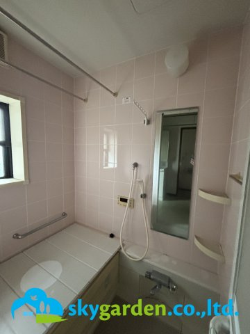 平塚市長持　中古戸建の浴室