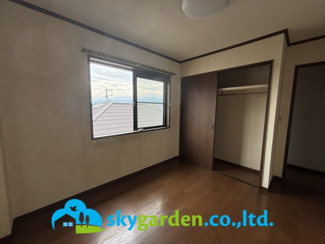 平塚市長持　中古戸建の洋室