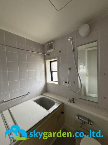 平塚市長持　中古戸建の浴室