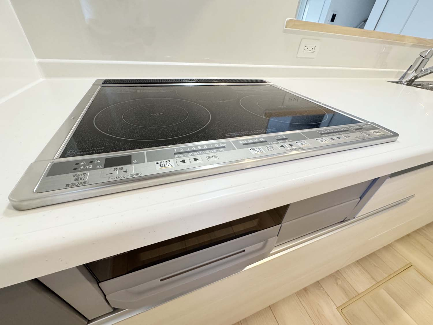 耐震+制震の家 沼隈町草深：住宅性能取得物件 1号棟のキッチン|安全安心Siセンサー付ホーローガスコンロ
お手入れ楽々！