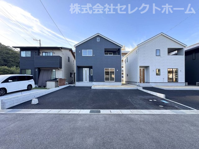 耐震+制震の家 沼隈町草深：住宅性能取得物件 1号棟の外観|★先着順販売受付開始！
耐震+制震の家 沼隈町草深：住宅性能取得物件 1号棟
◎住宅性能評価取得物件
◎価格への挑戦と性能にもこだわった家
◎福山市立想青学園徒歩10分
◎ニチエー沼南店徒歩6分