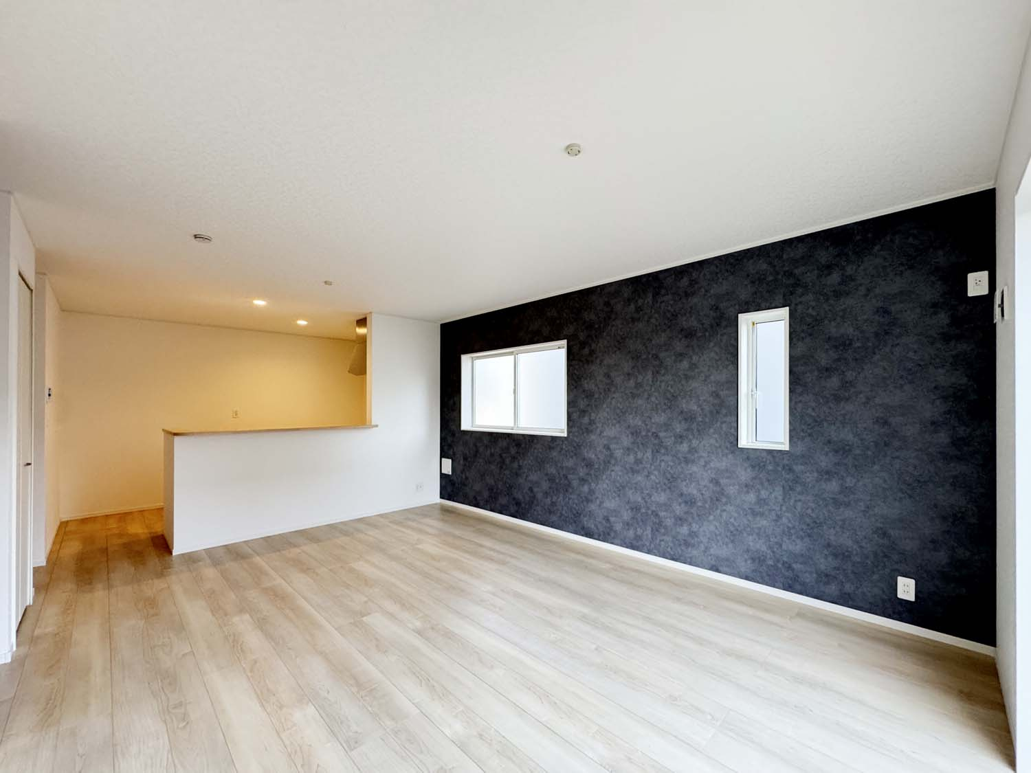 耐震+制震の家 沼隈町草深：住宅性能取得物件 1号棟の居間・リビング|広々ＬＤＫ 
