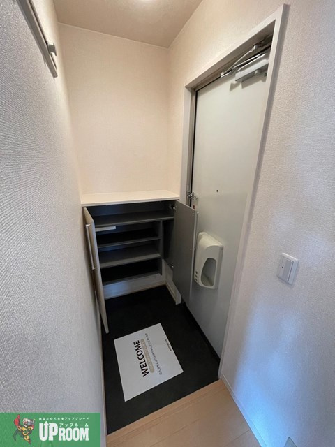 ロイヤルタウンDの玄関