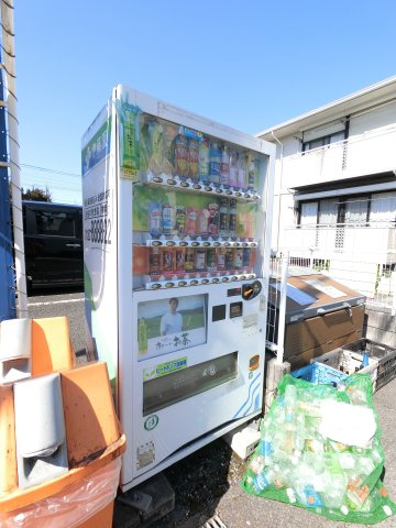 メゾンエルベットBの駐車場