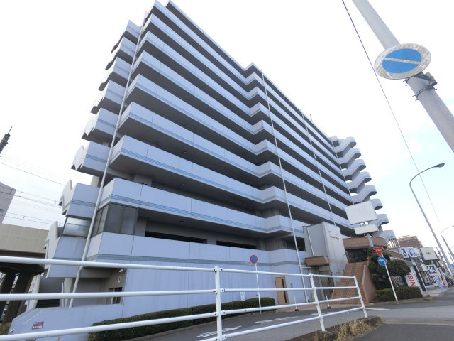 ロイヤルステージ本千葉の外観