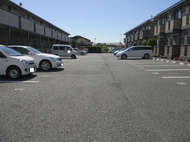 ノーベルパーク 15の駐車場