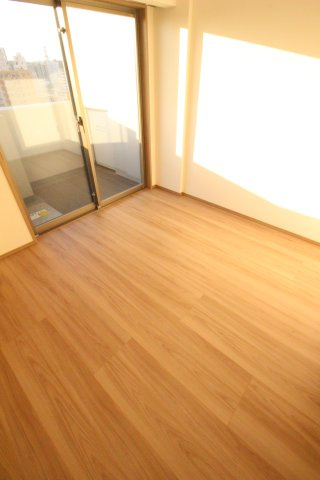 ステージファースト千葉中央の洋室