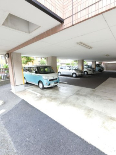 パークサイド砂山の駐車場