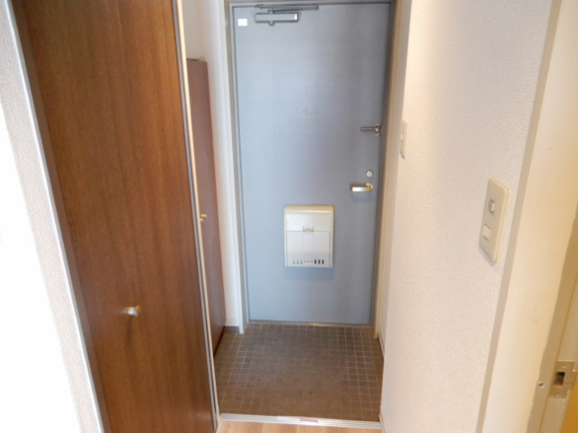 明石市小久保１丁目の賃貸マンションの玄関