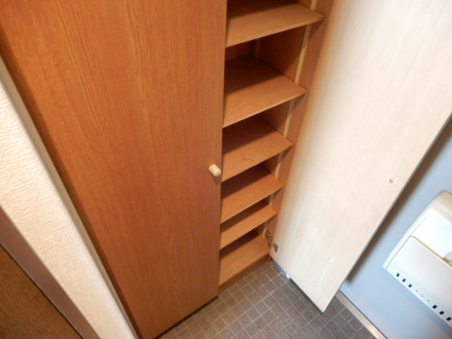 明石市小久保１丁目の賃貸マンションの玄関