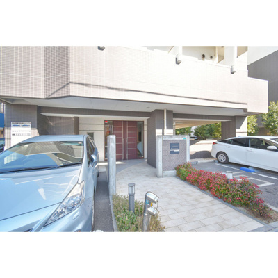 【エントランス】 | Gramercy Juso-higashi 1st | 清潔なエントランスです