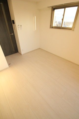 ステージファースト千葉中央の洋室