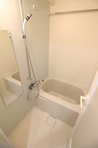 ステージファースト千葉中央の浴室