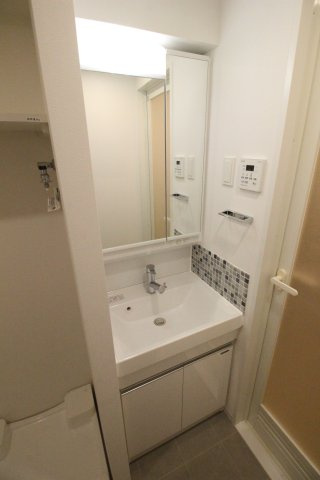 ステージファースト千葉中央の独立洗面台