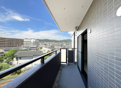 【展望】 | パデシオン宇治木幡 | スーパー・コンビニ・ドラッグストア・郵便局など徒歩10分以内に点在しています。