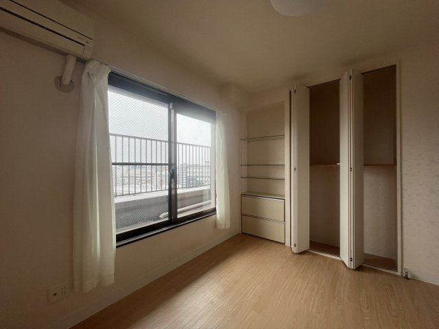 アメニティ新栄の洋室