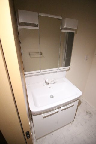 MAISON DE MONTICULEの独立洗面台