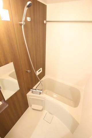 クレセントパーク末広の浴室