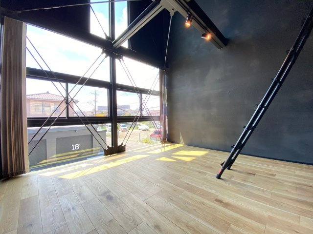 G-HANGAR1821の居間・リビング