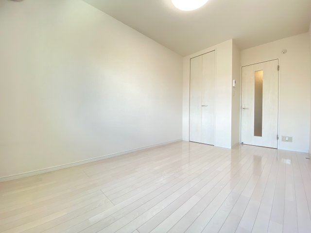 サンライズ西千葉の居間・リビング