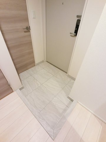 ロイジェントパークス千葉中央の玄関