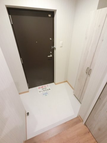 フェリス辰巳台の玄関