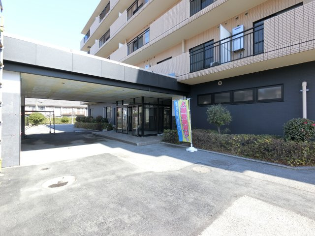 フェリス辰巳台のエントランス