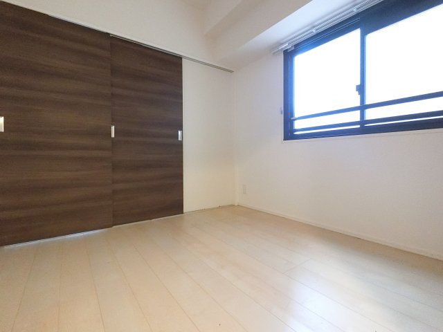 千葉中央・大庄マンションの洋室