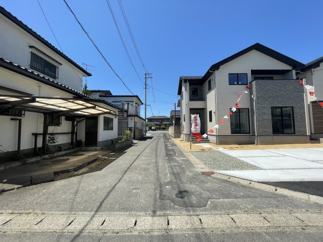 新築戸建・建売　郡山市大槻町14期　Erde　全3棟の前面道路含む現地写真