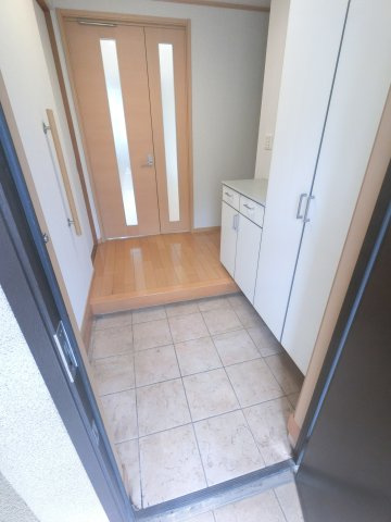 宮野木町貸戸建の玄関
