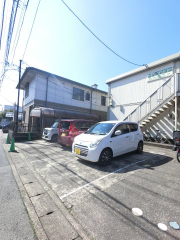 シティーハイムハーモニーの駐車場