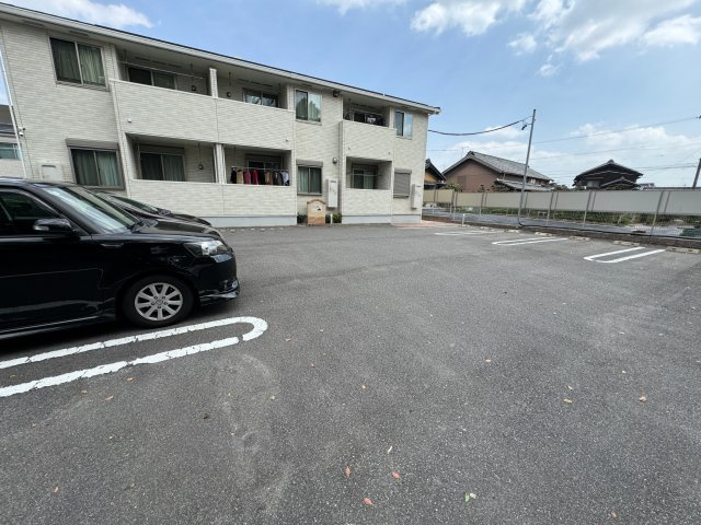 グリーンヒルズの駐車場