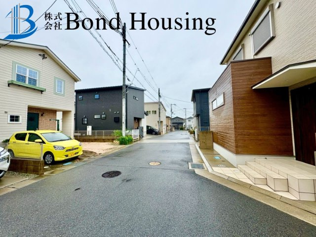 並列2台駐車可能　二見町福里　中古戸建の前面道路含む現地写真