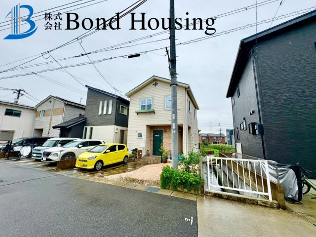 並列2台駐車可能　二見町福里　中古戸建の前面道路含む現地写真