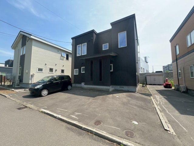 花川東1条4丁目の駐車場|駐車3台可能（車種による）！