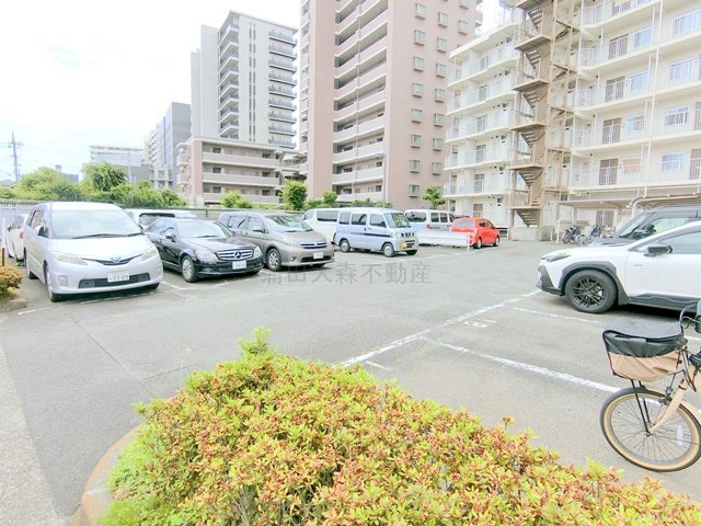 メガロン東六郷の駐車場