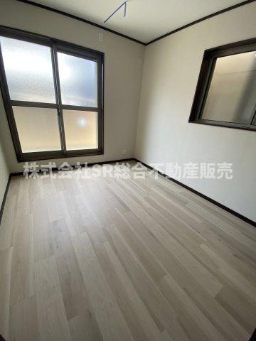 古箕輪1丁目中古戸建の子供部屋|2F東側洋室5.25帖。お子さんのいるうちは子供部屋に使ってはいかがでしょうか