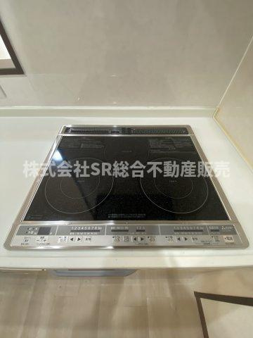 古箕輪1丁目中古戸建のキッチン|IH3口コンロで安全にお料理できます！