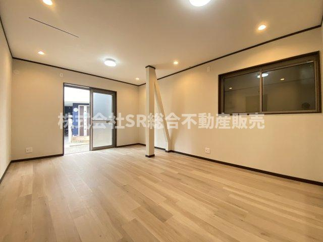 古箕輪1丁目中古戸建の居間・リビング|ゆったりとしたリビングです