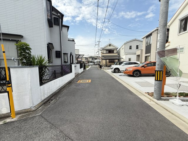 堺市西区上野芝町の前面道路含む現地写真