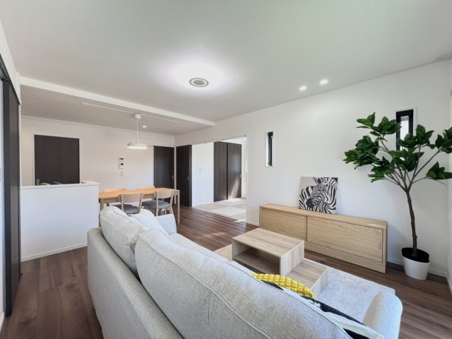 ☆★☆完成見学会開催☆★☆タスリエＰＬＵＳ永碇町の居間・リビング