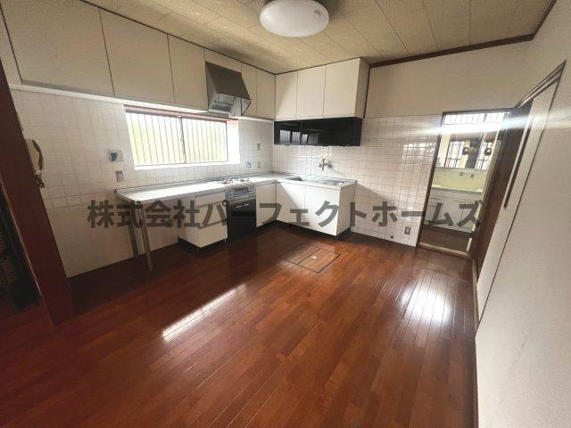 豊野町戸建　賃貸の居間・リビング|使いやすいリビングです