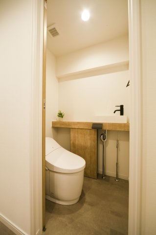 【トイレ】 | ライオンズマンション南薬院 | 別号室の写真になります。現況優先。