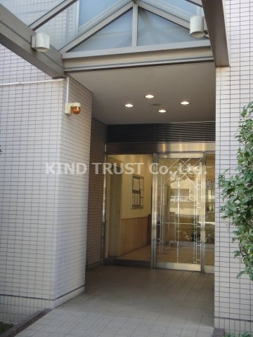 エトワール北梅田のエントランス|ゆとりのあるエントランスです