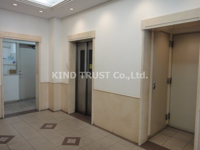 エトワール北梅田のロビー|ゆとりのあるロビーです